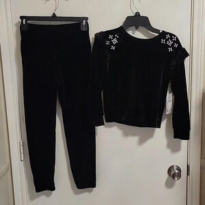 New With Tag Girls 2 Piece Top & Pants with Matching Hair Clip Size 8 Velor Soft